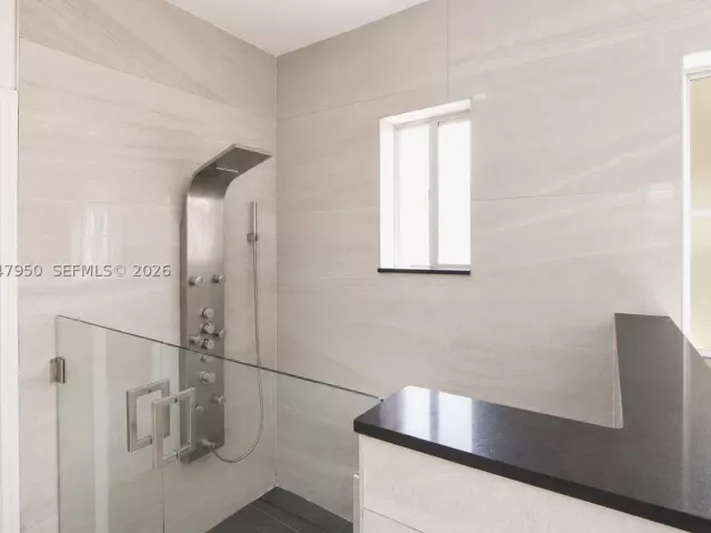 5-bedroom home for sale in Homestead - 1351 NE 41st Pl - MondialRealty