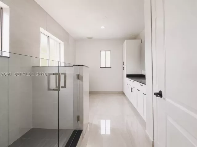 5-bedroom home for sale in Homestead - 1351 NE 41st Pl - MondialRealty