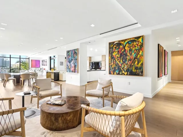 3-bedroom condo for sale in Miami Beach - 7042 Fisher Island Dr 7042 - MondialRealty