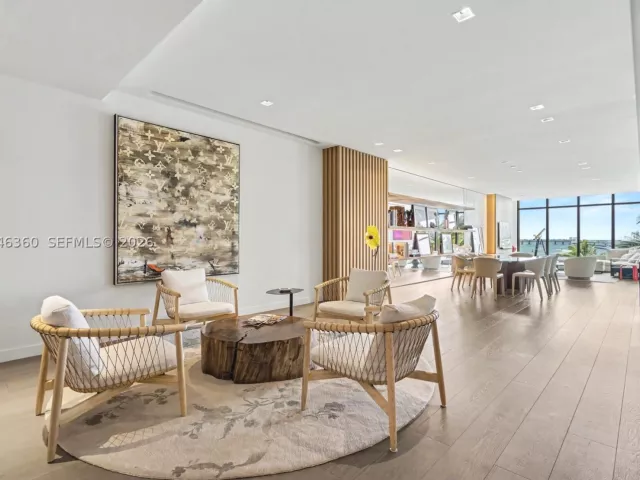 3-bedroom condo for sale in Miami Beach - 7042 Fisher Island Dr 7042 - MondialRealty