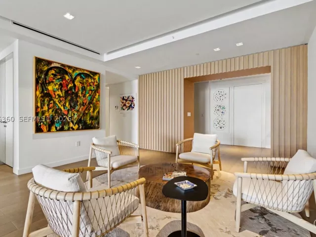 3-bedroom condo for sale in Miami Beach - 7042 Fisher Island Dr 7042 - MondialRealty