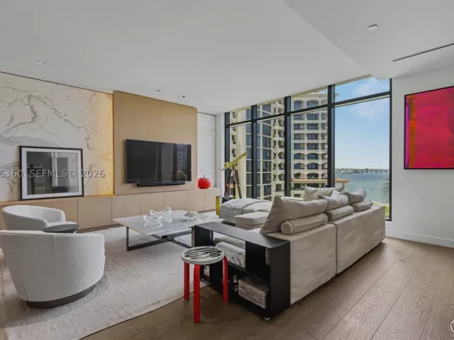 3-bedroom condo for sale in Miami Beach - 7042 Fisher Island Dr 7042 - MondialRealty