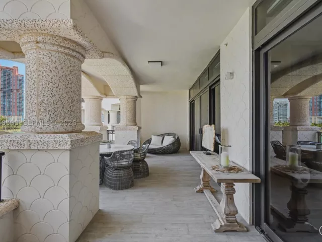 3-bedroom condo for sale in Miami Beach - 7042 Fisher Island Dr 7042 - MondialRealty