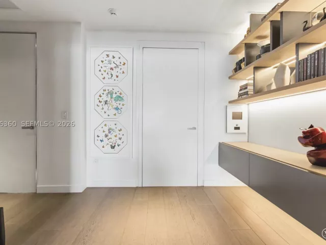 3-bedroom condo for sale in Miami Beach - 7042 Fisher Island Dr 7042 - MondialRealty