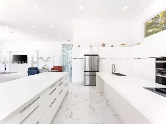 6-bedroom home for rent in Boca Raton - 2673 NW 64th Blvd - MondialRealty
