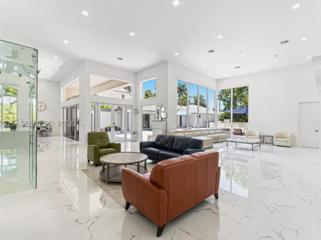 6-bedroom home for rent in Boca Raton - 2673 NW 64th Blvd - MondialRealty