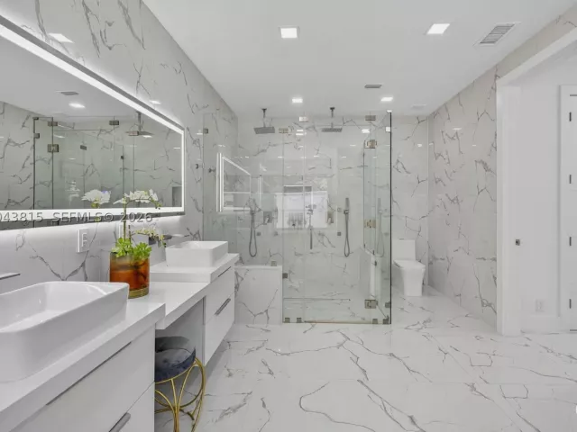 6-bedroom home for rent in Boca Raton - 2673 NW 64th Blvd - MondialRealty