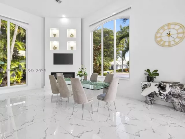 6-bedroom home for rent in Boca Raton - 2673 NW 64th Blvd - MondialRealty