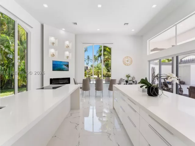 6-bedroom home for rent in Boca Raton - 2673 NW 64th Blvd - MondialRealty