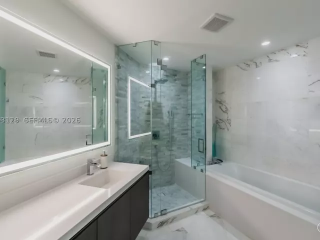 2-bedroom condo for sale in Miami - 851 NE 1st Ave 3308 - MondialRealty