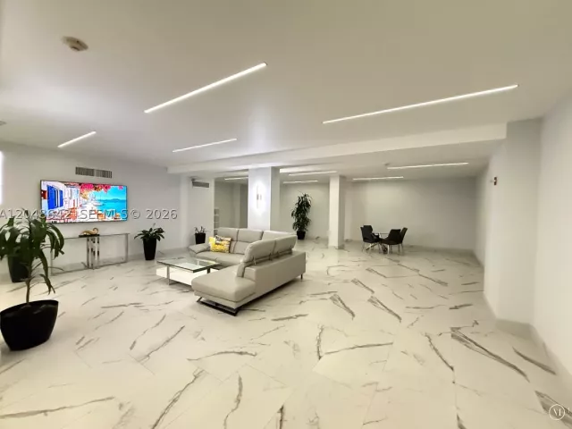2-bedroom condo for rent in Hallandale Beach - 1904 S Ocean Dr 1607 - MondialRealty