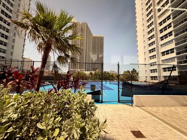 2-bedroom condo for rent in Hallandale Beach - 1904 S Ocean Dr 1607 - MondialRealty