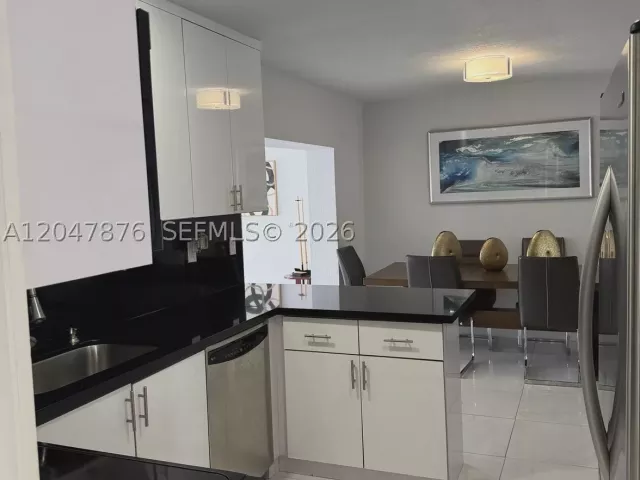 3-bedroom home for sale in Hollywood - 7525 Roosevelt St - MondialRealty