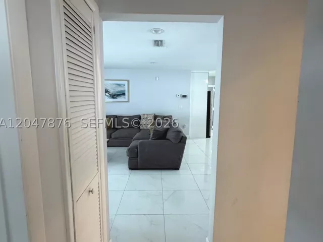 3-bedroom home for sale in Hollywood - 7525 Roosevelt St - MondialRealty