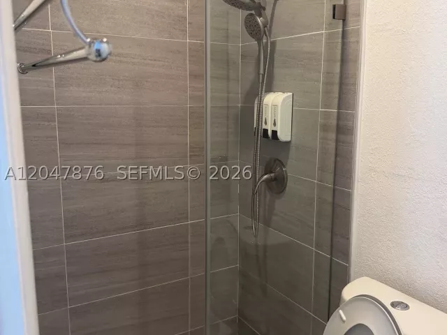 3-bedroom home for sale in Hollywood - 7525 Roosevelt St - MondialRealty