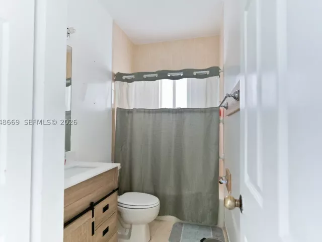3-bedroom home for sale in Homestead - 249 SE 32nd Ave - MondialRealty
