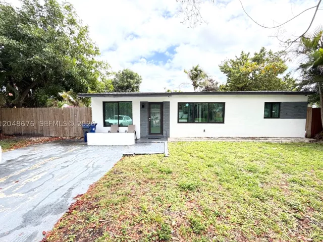 3-bedroom home for rent in Pompano Beach - 3360 NE 12th Ter - MondialRealty