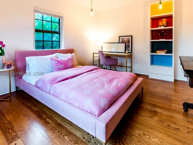 5-bedroom home for rent in Miami Beach - 255 PALM AVENUE - MondialRealty