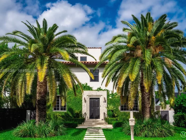 5-bedroom home for rent in Miami Beach - 255 PALM AVENUE - MondialRealty