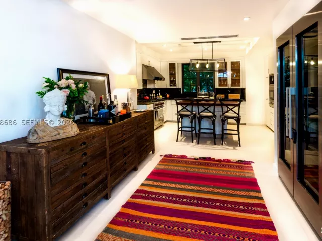 5-bedroom home for rent in Miami Beach - 255 PALM AVENUE - MondialRealty
