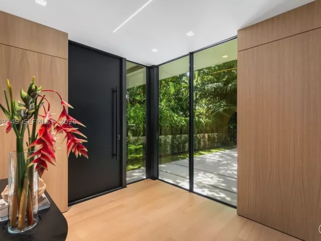 5-bedroom home for sale in Miami - 3579 Avocado Ave - MondialRealty