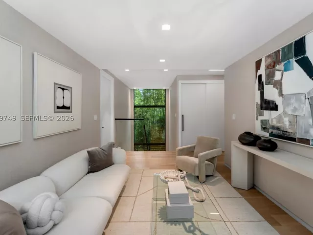 5-bedroom home for sale in Miami - 3579 Avocado Ave - MondialRealty