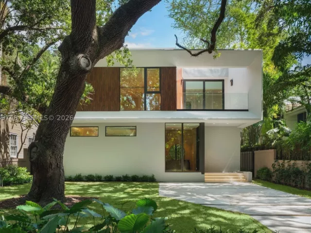 5-bedroom home for sale in Miami - 3579 Avocado Ave - MondialRealty