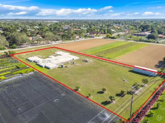 5-bedroom home for sale in Homestead - 24080 SW 212th Ave - MondialRealty