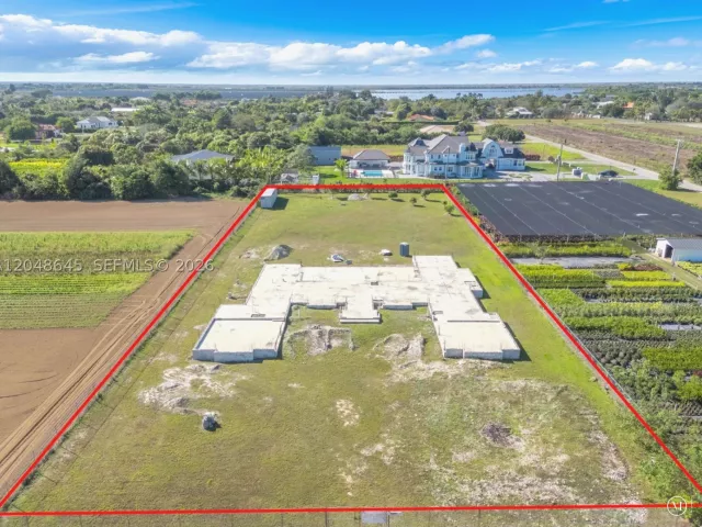 5-bedroom home for sale in Homestead - 24080 SW 212th Ave - MondialRealty