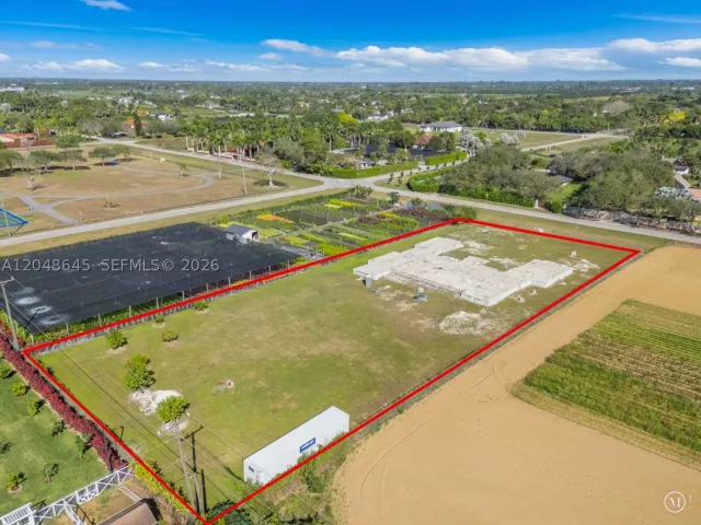 5-bedroom home for sale in Homestead - 24080 SW 212th Ave - MondialRealty