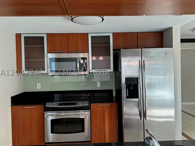2-bedroom condo for rent in Miami - 1800 N Bayshore Dr 2315 - MondialRealty