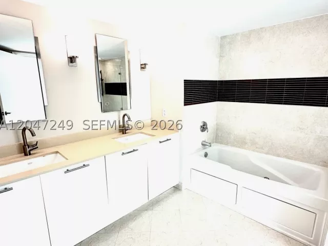 2-bedroom condo for rent in Miami - 1800 N Bayshore Dr 2315 - MondialRealty