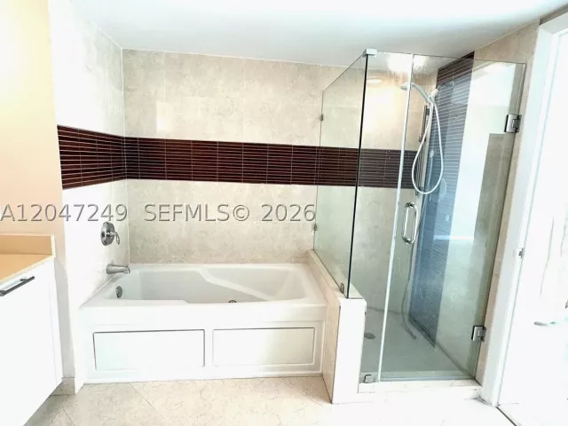 2-bedroom condo for rent in Miami - 1800 N Bayshore Dr 2315 - MondialRealty