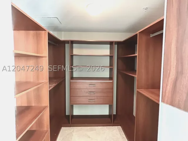 2-bedroom condo for rent in Miami - 1800 N Bayshore Dr 2315 - MondialRealty