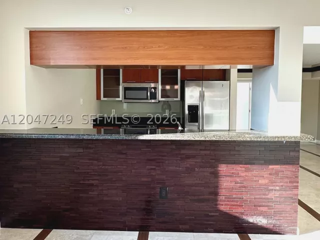 2-bedroom condo for rent in Miami - 1800 N Bayshore Dr 2315 - MondialRealty