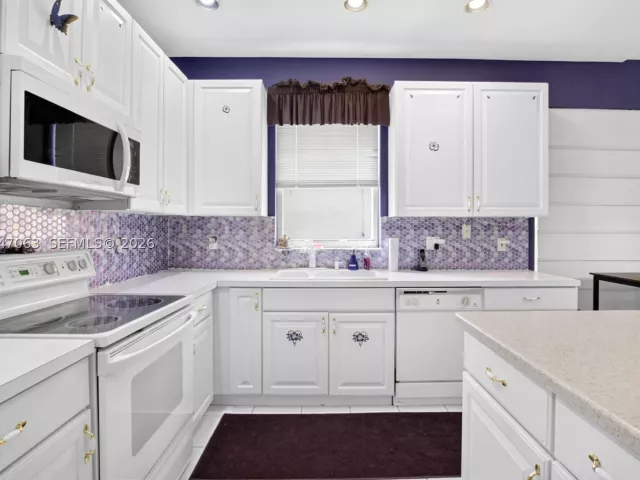 4-bedroom home for sale in Boca Raton - 21209 Via Ventura - MondialRealty