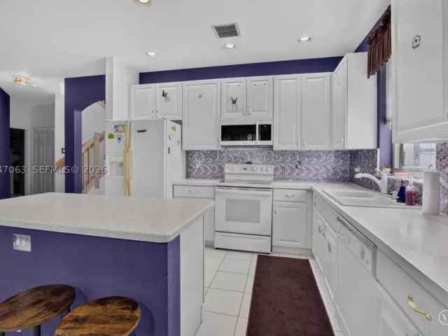 4-bedroom home for sale in Boca Raton - 21209 Via Ventura - MondialRealty