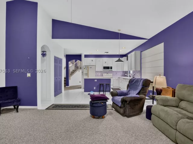 4-bedroom home for sale in Boca Raton - 21209 Via Ventura - MondialRealty