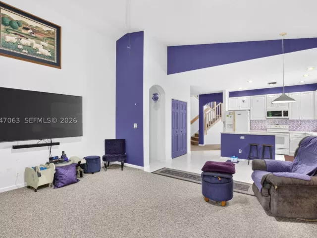 4-bedroom home for sale in Boca Raton - 21209 Via Ventura - MondialRealty