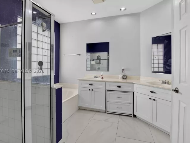 4-bedroom home for sale in Boca Raton - 21209 Via Ventura - MondialRealty