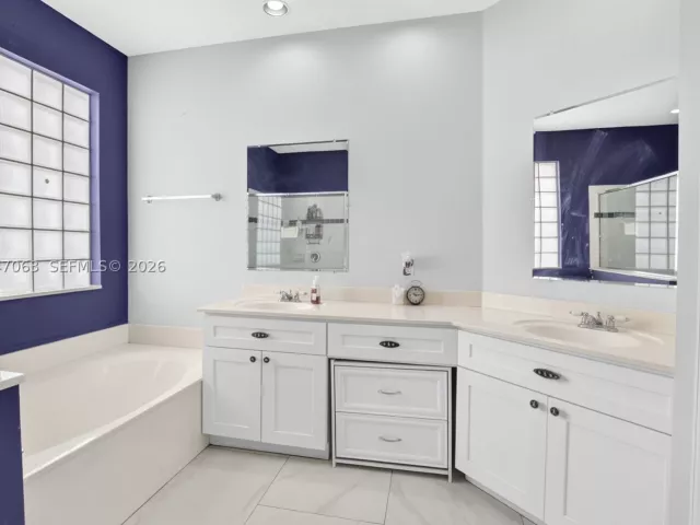 4-bedroom home for sale in Boca Raton - 21209 Via Ventura - MondialRealty