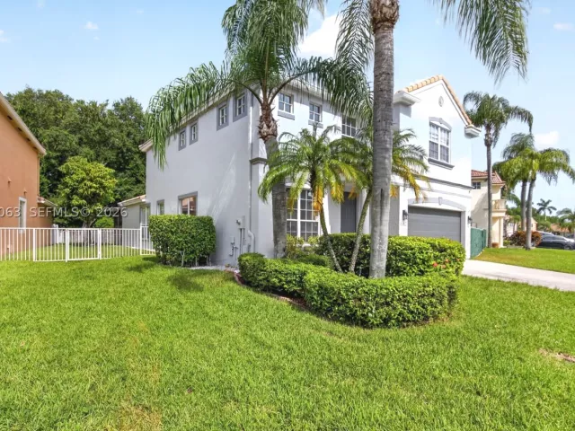 4-bedroom home for sale in Boca Raton - 21209 Via Ventura - MondialRealty