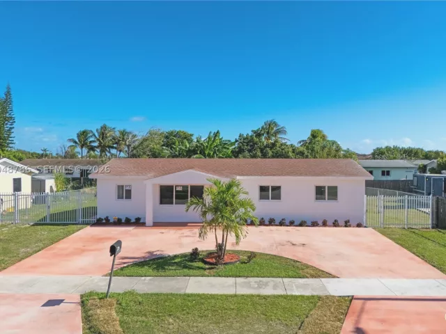 4-bedroom home for sale in Miami - 22503 SW 113th Pl - MondialRealty