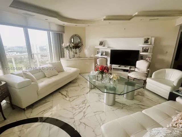 3-bedroom condo for sale in Aventura - 20191 E Country Club Dr 2601 - MondialRealty