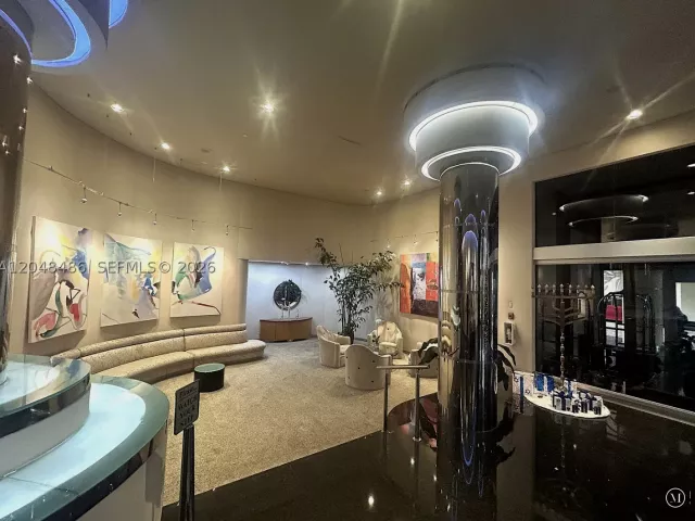 3-bedroom condo for sale in Aventura - 20191 E Country Club Dr 2601 - MondialRealty