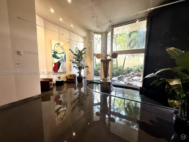 3-bedroom condo for sale in Aventura - 20191 E Country Club Dr 2601 - MondialRealty