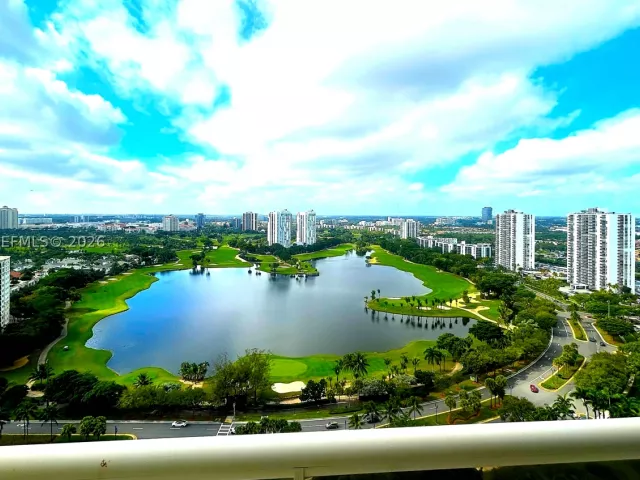 3-bedroom condo for sale in Aventura - 20191 E Country Club Dr 2601 - MondialRealty