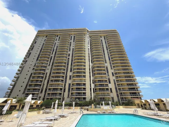 3-bedroom condo for sale in Aventura - 20191 E Country Club Dr 2601 - MondialRealty