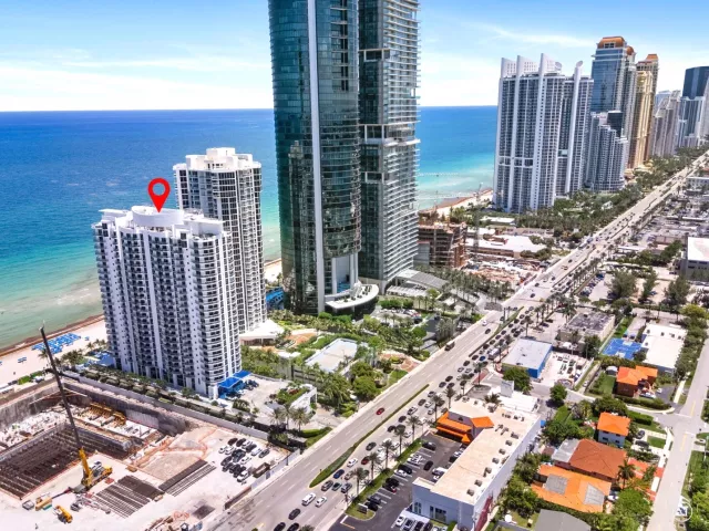 1-bedroom condo for sale in Sunny Isles Beach - 18683 Collins Avenue 1403 - MondialRealty