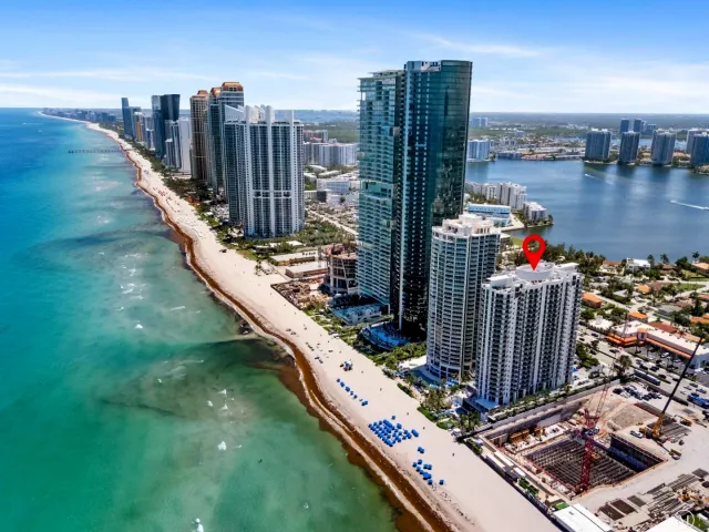 1-bedroom condo for sale in Sunny Isles Beach - 18683 Collins Avenue 1403 - MondialRealty